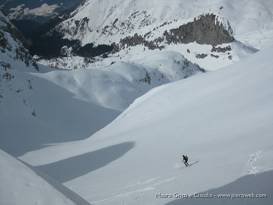 12 Vista dal Pizzo di Petto verso Lizzola e le sue piste.JPG